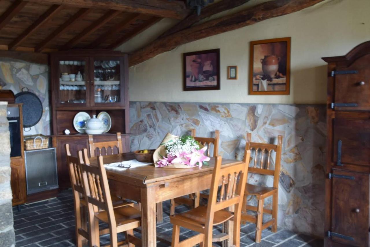 O Toxal Villa Monforte De Lemos Bagian luar foto